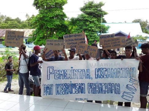 SAMA-PATIMURA Gelar Aksi Demo di Kantor Camat