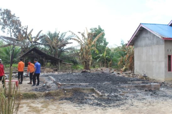 Bupati Mura Beri Bantuan ke Korban Kebakaran di Desa Madang