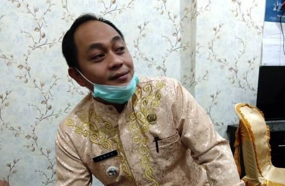 Camat Kemuning Harapkan Masyarakat Saling Membantu Saat Pandemi Covid-19