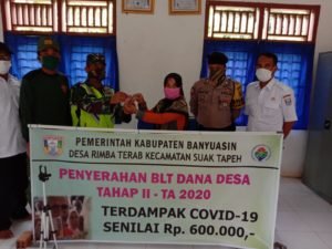 Pemdes Rimba Terab Salurkan BLT – DD Tahap II dan Bantuan Bupati
