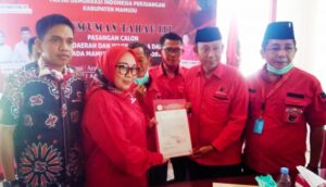 Megawati Berikan Restu Pasangan Sutinah – Ado Maju Pilkada