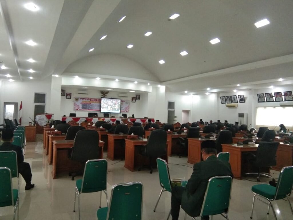 Paripurna DPRD Tanah Datar Dengarkan Pidato Presiden Secara Virtual