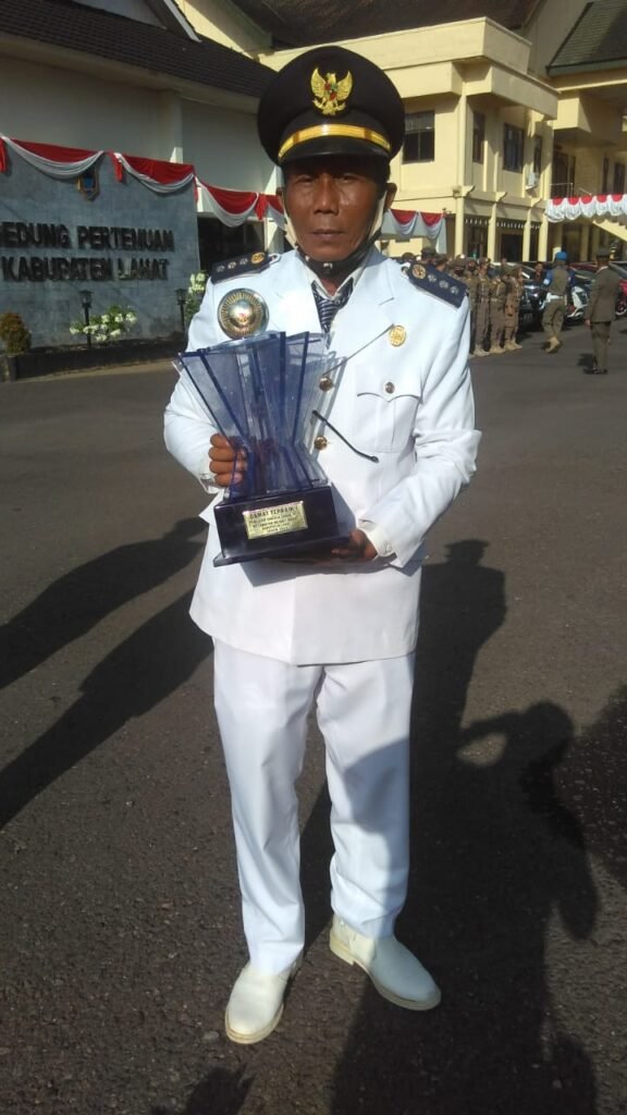 Sumarno Camat Merapi Barat Raih Juara 1 Kategori Kinerja Camat Terbaik