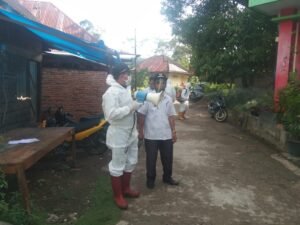 Antisipasi Penyebaran Covid-19, Rumah Warga Tanah Datar Disemprot Disinfektan