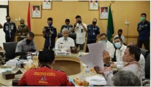 Bupati OKI, Mahasiswa dan Petani Dialog, Cari Solusi Konflik Lahan dan Bansos Covid-19