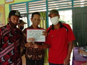 Warga Desa Sedang Banyuasin Terima BLT-DD dan BLT-BB Tahap III
