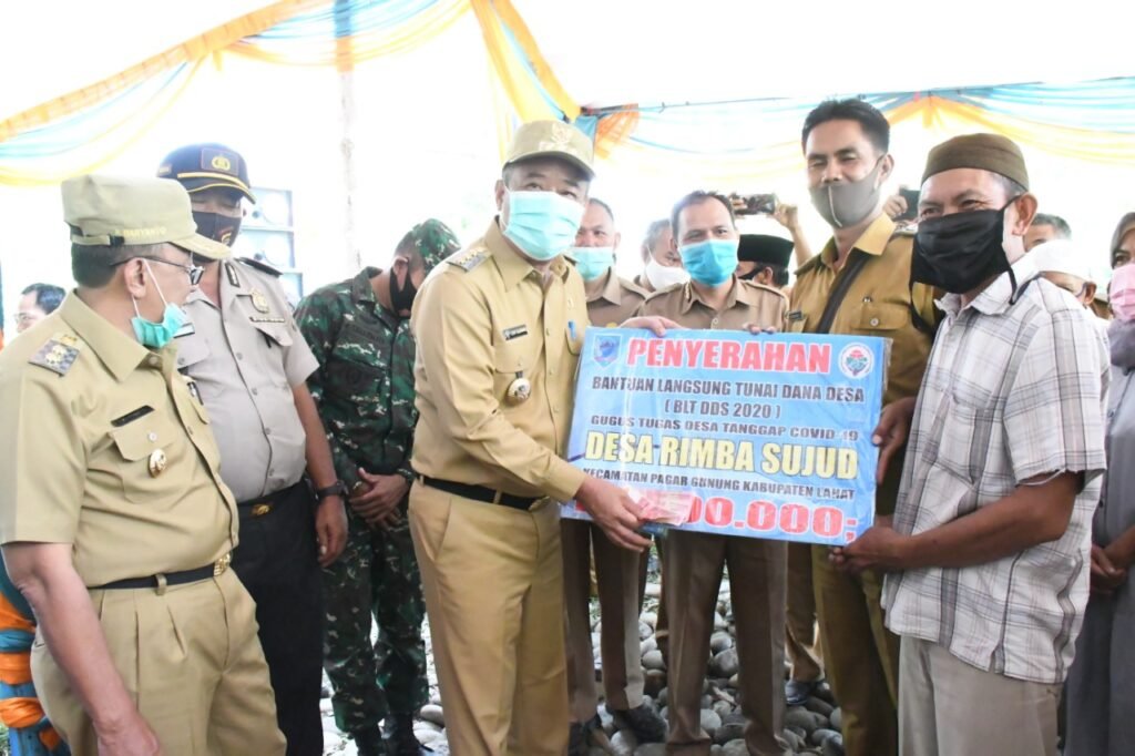 Bupati Lahat Serahkan Bantuan Tahap 2 di Kecamatan Pagar Gunung