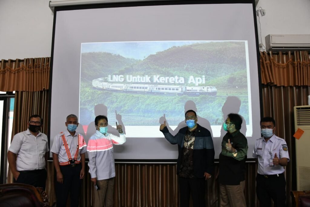 Anggota Komisi VII DPR RI dan Kepala BPH Migas Dukung Penggunaan LNG untuk Bahan Bakar Kereta Api