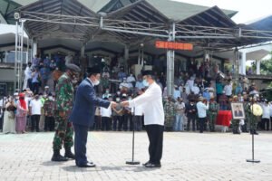 Wamenag Lepas Jenazah Almarhum Profesor Abdul Malik Fajar ke TMP Kalibata