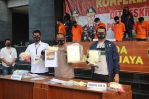 Polda Metro Jaya Gerebek Pesta Seks Gay di Apartemen Jakarta Selatan