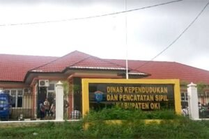Warga Kabupaten OKI Bisa Urus Dokumen Disdukcapil via Chatting WhatsApp