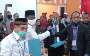 Habis Deklarasi, Samaun-Clifford Diantar Parpol Pengusung Mendaftar di KPUD Fakfak
