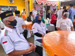 Ribuan Masyarakat Labuhanbatu Antar Paslon ERA Ke KPUD