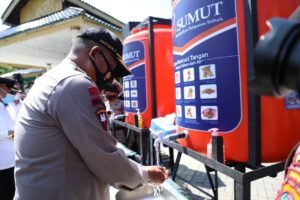 Cegah Penyebaran Covid-19, Polda Sumut Bagikan Dua Juta Masker