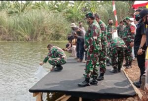 Pangdam III/Siliwangi, Kapolres dan Bupati Purwakarta Tebar Benih Ikan Nila 150 Ekor 