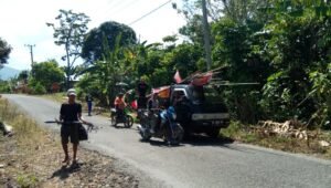 Warga Pekon Lumbok Ikuti Gotong Royong Bersihkan Fasilitas Umum