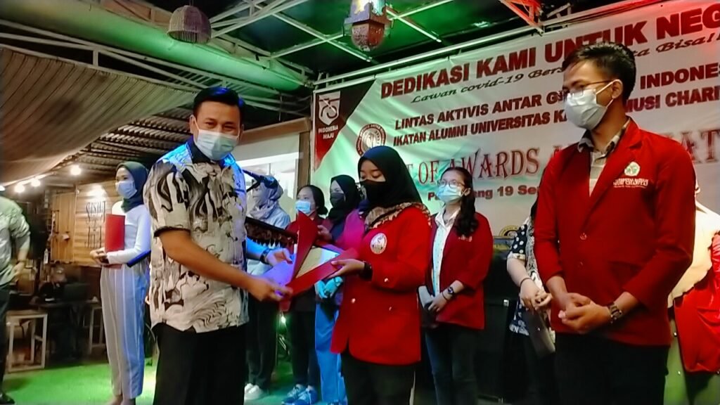 LAAGI Bersama UKMC Berikan Penghargaan Kepada Mahasiswa dan Tenaga Medis