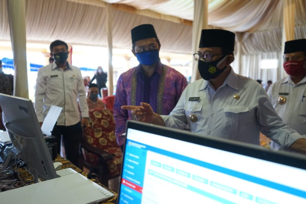 Dispendukcapil Blitar Luncurkan Layanan Empat Jari, Apa Manfaatnya?
