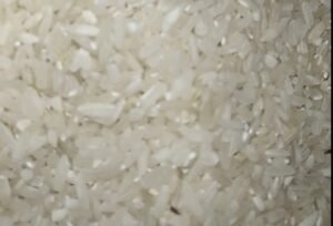 Duh, Pengusaha Penyedia Bantuan Sembako Berikan Beras Tidak Layak dan Berkutu