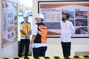 Presiden Jokowi Tinjau Penataan Kawasan dan Pembangunan Terminal Multifungsi di Labuan Bajo