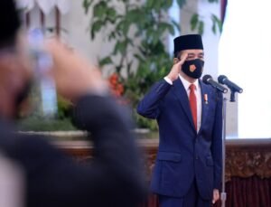 Presiden Jokowi Pimpin Upacara Peringatan ke-75 Hari TNI