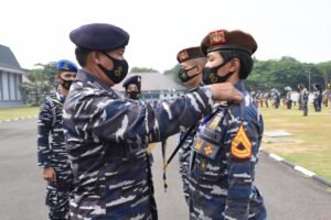 Gubernur Akademi Angkatan Laut Lepas Keberangkatan Satlat Jalasesya Taruna AAL