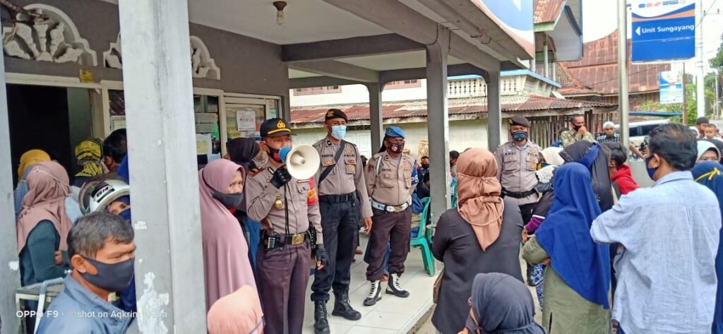 BRI Ranting Sungayang Tanah Datar Diserbu Penerima Bantuan UMKM