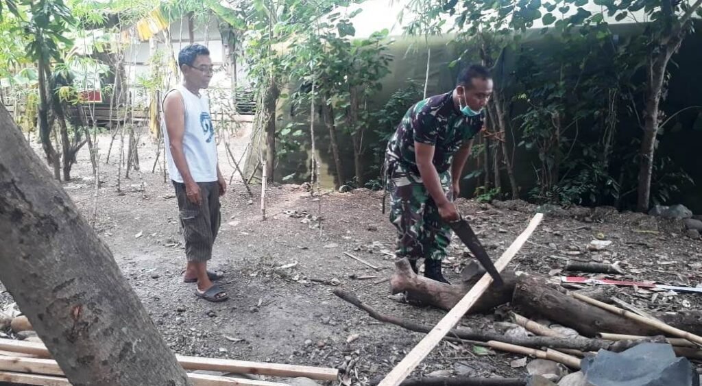 “Limbah” TMMD Diberdayakan Warga untuk Bangun Kandang Ayam