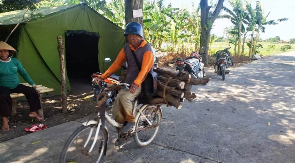 Mbah Wagio Terbantu dengan Jalan TMMD