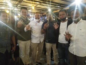 Paslon Pilkada Sumbar FAGE Datangi Tim Pemenangannya di Tanah Datar