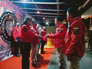 Ketua  DPC PBB Serahkan SK Kepengurusan PAC PBB Palembang