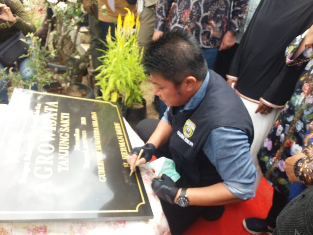 Resmikan Agro Wisata Sindang Panjang, Ini yang Diharapkan Herman Deru
