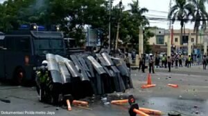 Demo UU Ciptaker, 23 Polisi Terluka dan Satu Polwan Patah Tulang