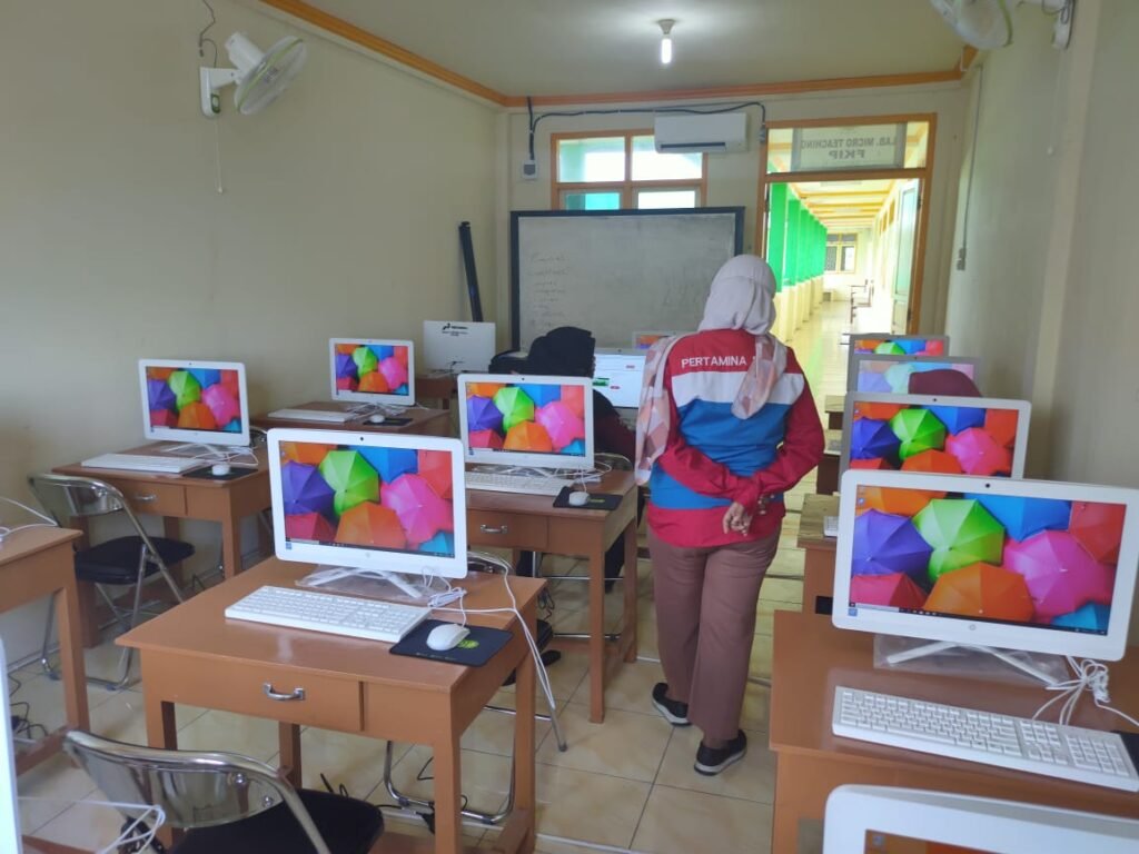 Pertamina Bantu Fasilitas Lab Bahasa di Universitas Taman Siswa Palembang