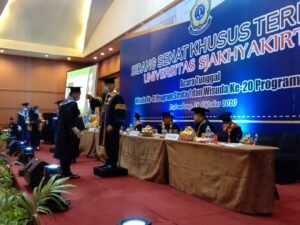 Wisuda Universitas Syakhyakirti, Rektor : Pertahankan Eksistensi dan Kembangkan Kemampuan