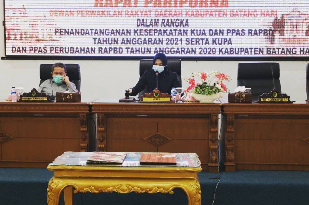 Paripurna DPRD Batanghari Dalam Rangka Penanda Tanganan Berita Acara Nota Kesepakatan dengan Pemerintahan Daerah