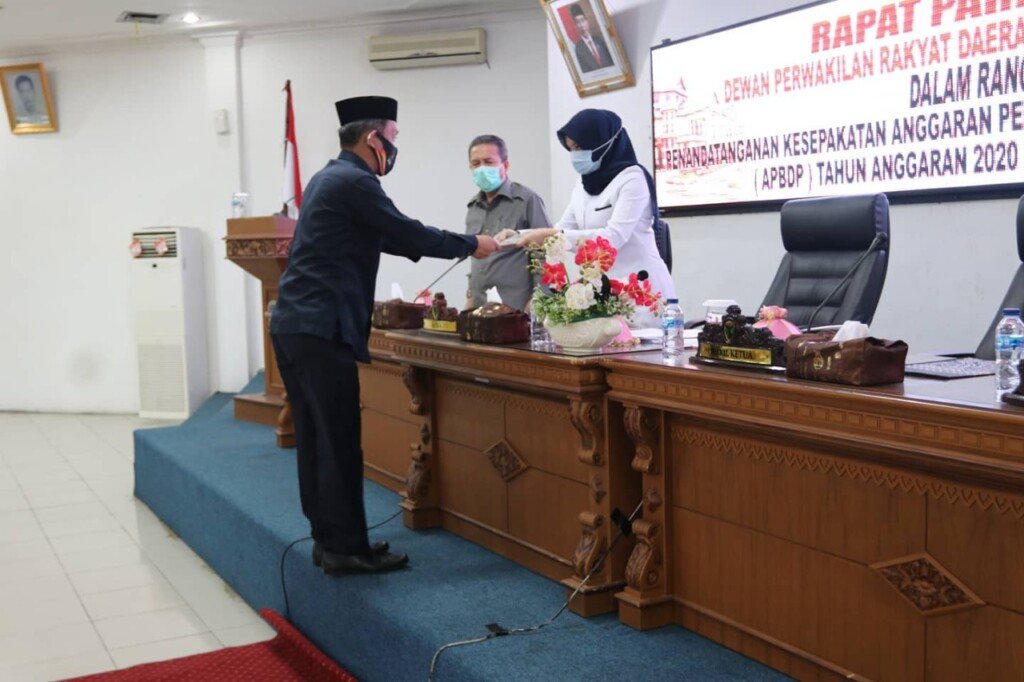 DPRD Batanghari Laksanakan Paripurna, Dalam Rangka Persetujuan Penetapan Anggaran TA 2020