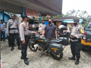 Polres Tanah Datar Imbau Pengunjung Pasar Patuhi 3M