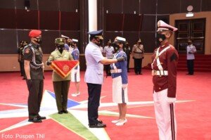 Panglima TNI Wisuda 923 Prajurit dan Bhayangkara Taruna
