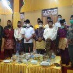 Cagub Sumbar Fahrizal mengunjungi Rumah Kerajaan Putih Lindung Bulan di Pagaruyung (M Rafi / Mattanews.co)