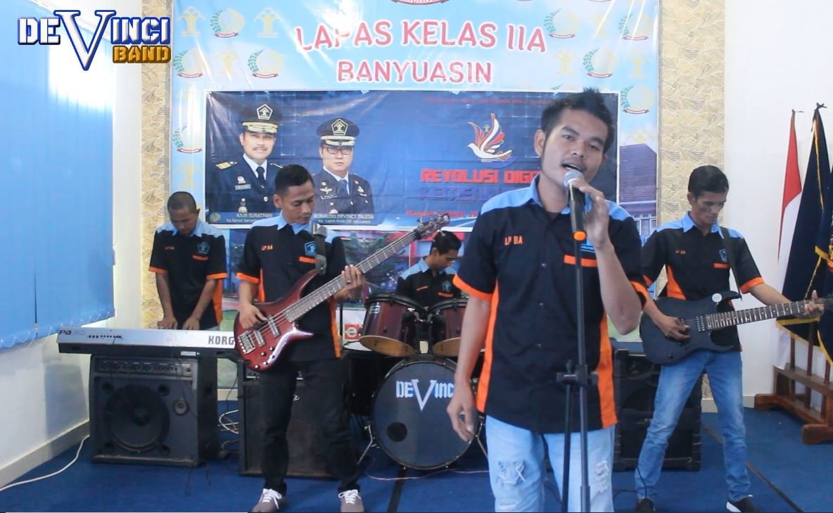 Devinci Band masuk lima besar band terbaik dalam Correctional Music Competition (Cosmic), yang digelar oleh Politeknik Ilmu Pemasyarakatan dalam rangka Dies Natalis (Nasir / Mattanews.co)