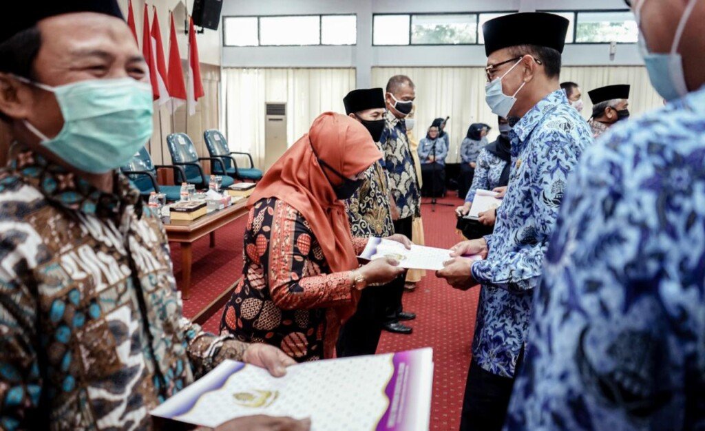 Peringati HUT Korpri, Ratusan ASN Purna Bakti Terima Uang Kadeudeuh