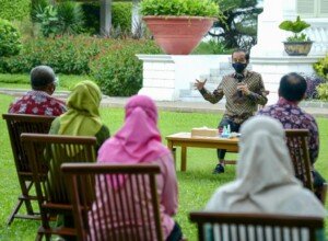 Presiden Jokowi Serahkan Bantuan Modal Kerja untuk Ringankan Beban di Saat Pandemi