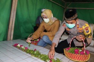 Kenang Jasa Leluhur, Kapolres Tulungagung Ziarah ke Makam Syekh Basyarudin Srigading