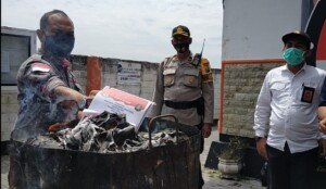 Ratusan Lembar Surat Suara Dimusnahkan Jelang Pilkada Kota Blitar