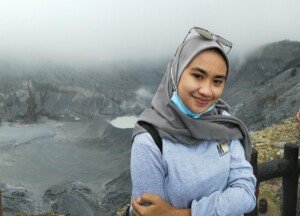 Menikmati Indahnya Kawah Ratu di Puncak Gunung Tangkuban Parahu