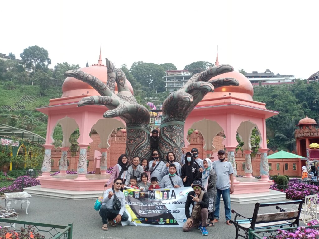 Keren! Media Online ini Gelar Family Gathering di Grafika Cikole