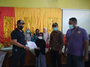 Puluhan KK di Tanah Datar Terima BLT Dana Desa