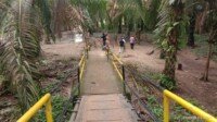 Jembatan Gantung Luar Megang Muara Enim Sumsel mengalami kondisi rusak usai 2 bulan direhab (Arie / Mattanews.co) 