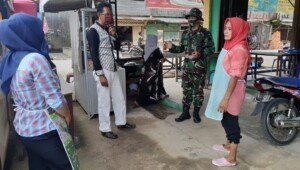 Babinsa Komsos Ajak Warga Jauhi Narkoba dan Cegah Covid-19